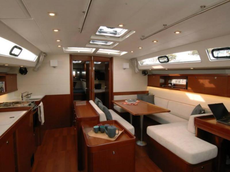 Book yachts online - sailboat - Oceanis 50 Family - Flying Colours - rent