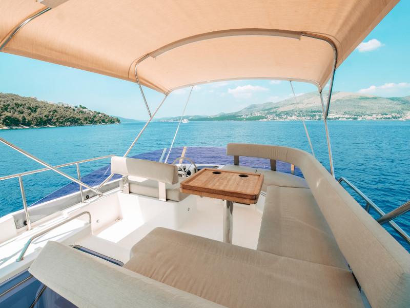 Book yachts online - motorboat - Bavaria E40 Fly - Danijela - rent