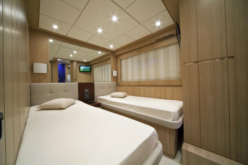 Book yachts online - motorboat - Abacus 78 Fly - Sea Side - rent