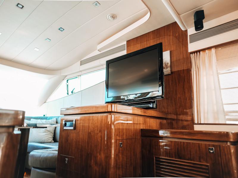 Book yachts online - motorboat - Elegance 60 Fly - Lifestyle 1 - rent