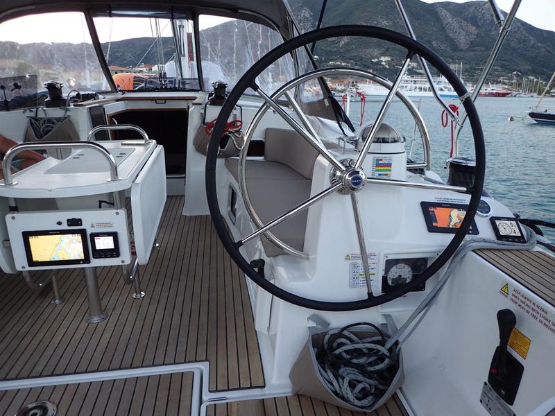 Book yachts online - sailboat - Sun Odyssey 519 - Mayflower - A/C &amp; Gen - rent