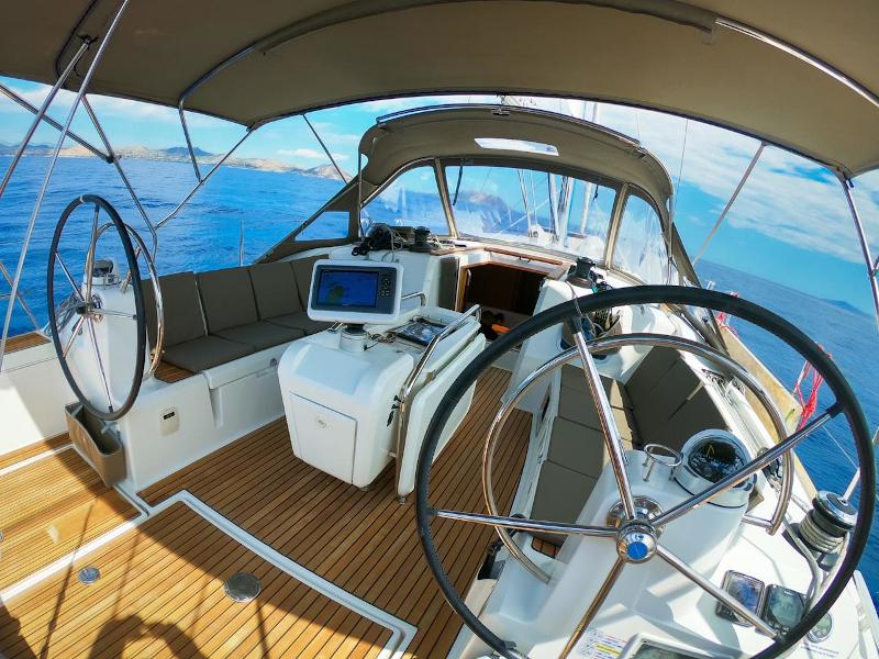 Book yachts online - sailboat - Sun Odyssey 479 - Guinness  - 4 electric WC - new sails 2022 - rent