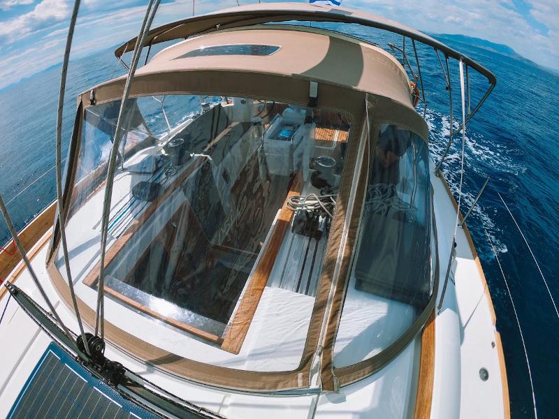 Book yachts online - sailboat - Sun Odyssey 479 - Guinness  - 4 electric WC - new sails 2022 - rent