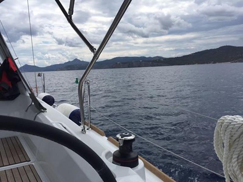 Book yachts online - sailboat - Oceanis 38.1 - Zeus - rent