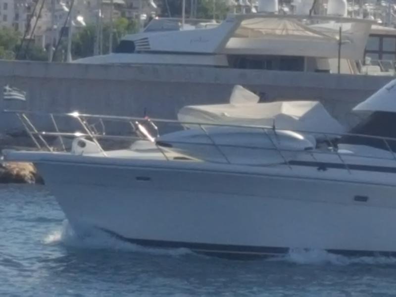 Book yachts online - motorboat - Riviera 48 - Marina - rent