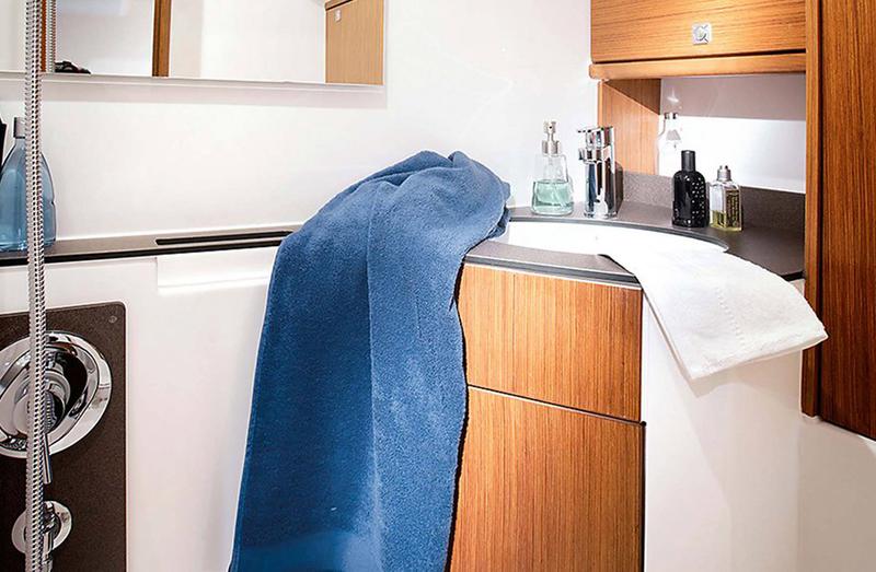 Book yachts online - sailboat - Bavaria Cruiser 46 - Odysseus - rent