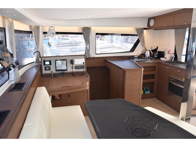 Book yachts online - catamaran - Lagoon 42 (AC, Gen, Watermaker) - Kit Cat - rent