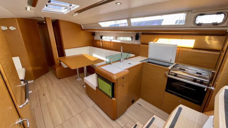 Book yachts online - sailboat - Sun Odyssey 449 - Amelie (Refit 2022) - rent