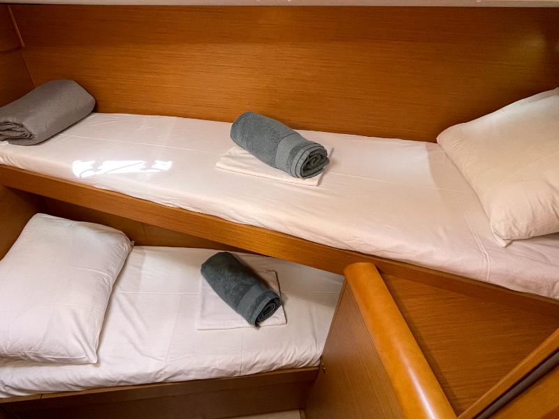 Book yachts online - sailboat - Sun Odyssey 449 - Amelie (Refit 2022) - rent