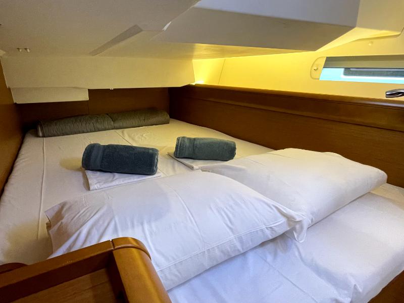 Book yachts online - sailboat - Sun Odyssey 449 - Amelie (Refit 2022) - rent