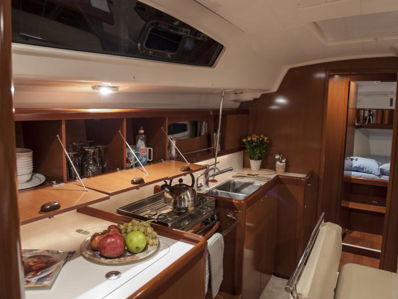 Book yachts online - sailboat - Oceanis 43 - OASIS - | Bowthruster | Solar P  - rent