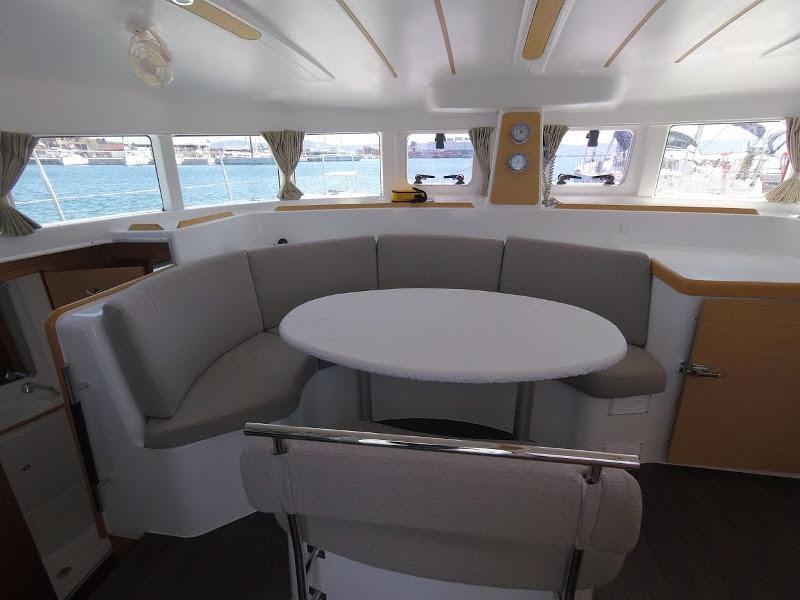 Book yachts online - catamaran - Lagoon 380 - My Elisabeth - rent