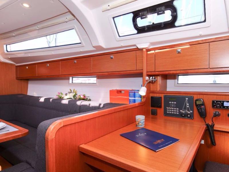 Book yachts online - sailboat - Bavaria Cruiser 41S - Blackstar - rent