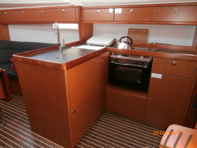 Book yachts online - sailboat - Bavaria Cruiser 37 - Mattina - rent