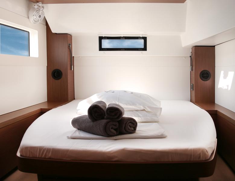 Book yachts online - catamaran - Lagoon 46 - Barchetta IV - rent