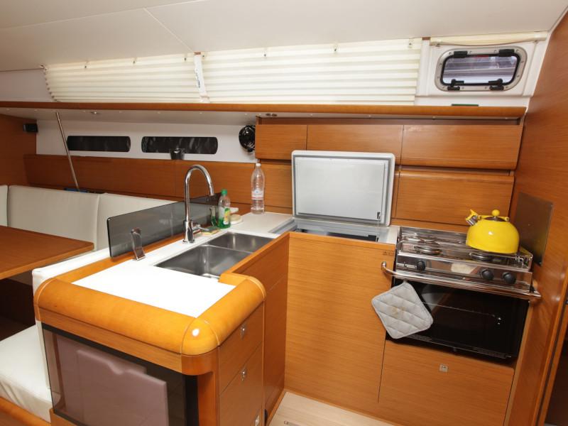 Book yachts online - sailboat - Sun Odyssey 439 - Ferdinand - rent