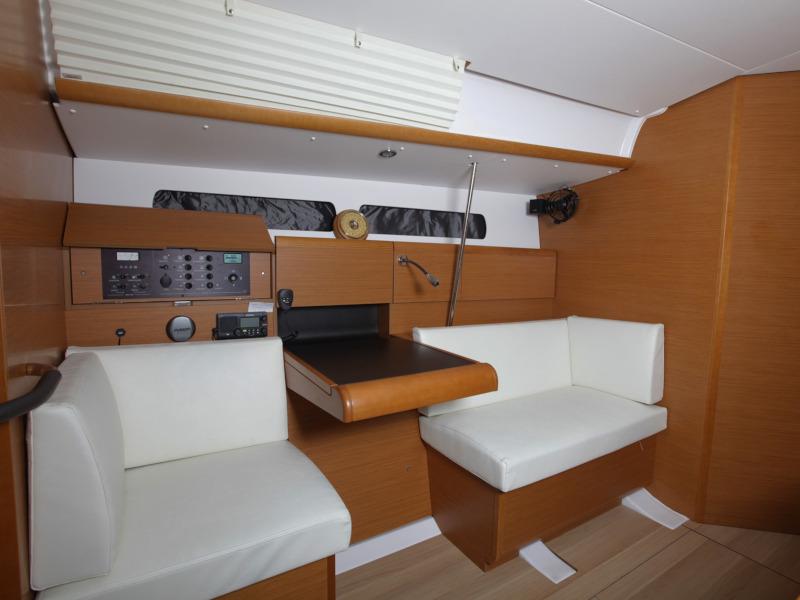 Book yachts online - sailboat - Sun Odyssey 439 - Francis - rent