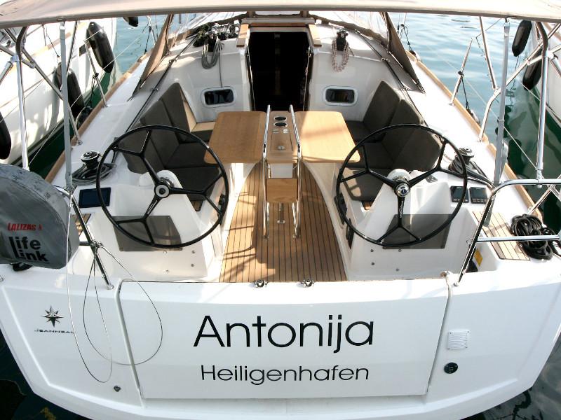 Book yachts online - sailboat - Sun Odyssey 349 - 2 Cab - Antonija - rent