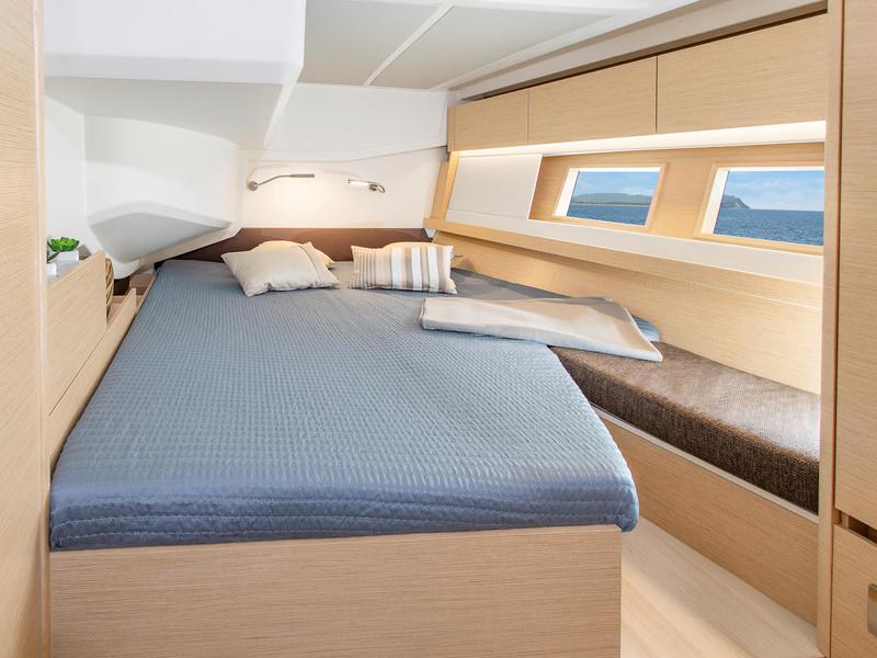 Book yachts online - sailboat - Hanse 588 - JOANNA - rent