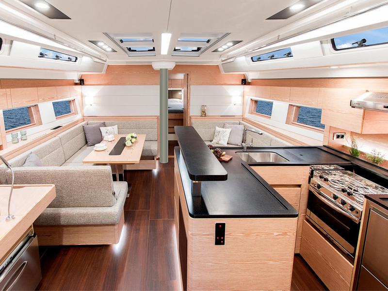 Book yachts online - sailboat - Hanse 588 - JOANNA - rent