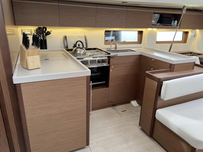 Book yachts online - sailboat - Oceanis 51.1- 5/3 - Bambi - rent