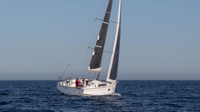Book yachts online - sailboat - Oceanis 38.1 - Tena - rent