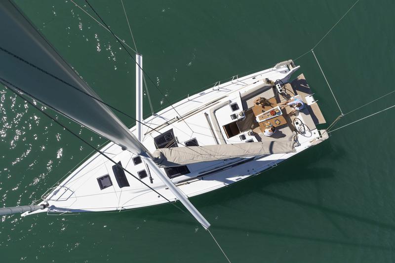 Book yachts online - sailboat - Dufour 430 - WHISKY - rent
