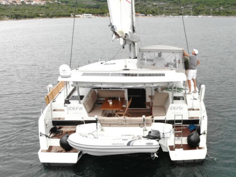 Book yachts online - catamaran - Lucia 40 - 3 cab - Idefix - rent