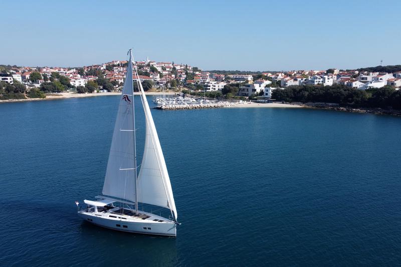 Book yachts online - sailboat - Hanse 588 - FitzRoy - rent