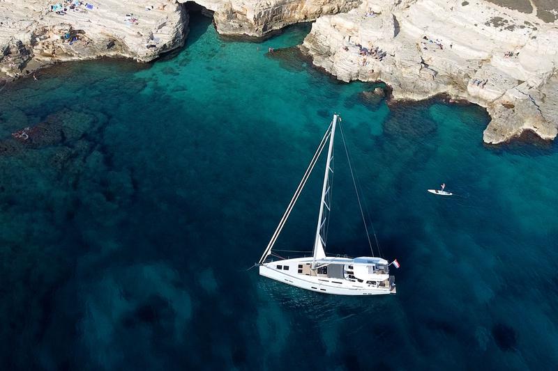 Book yachts online - sailboat - Hanse 588 - FitzRoy - rent