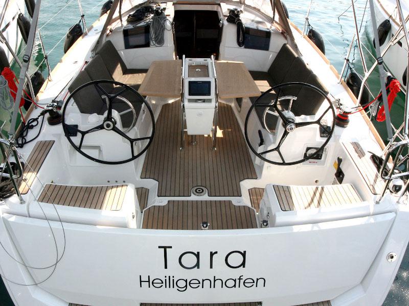 Book yachts online - sailboat - Sun Odyssey 389 - 2 cab - Tara - rent