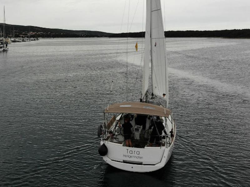 Book yachts online - sailboat - Sun Odyssey 389 - 2 cab - Tara - rent