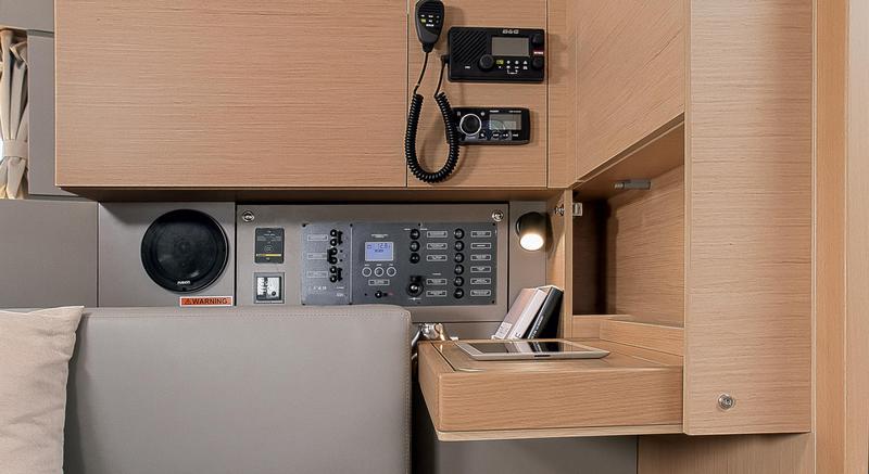 Book yachts online - sailboat - Oceanis 38.1 - Diana - rent