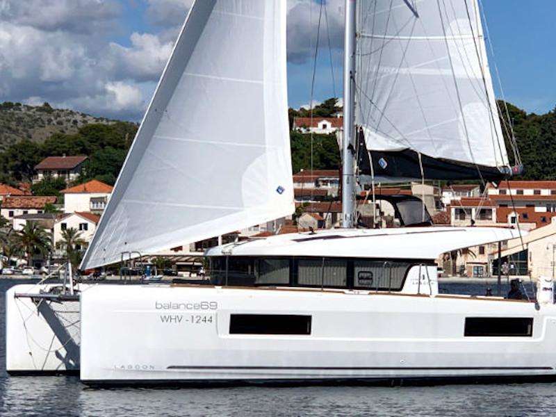 Book yachts online - catamaran - Lagoon 40 - Balance 69 - rent