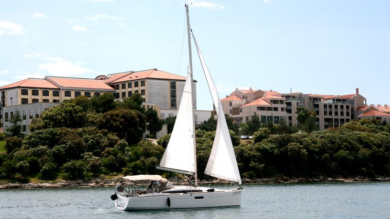 Book yachts online - sailboat - Sun Odyssey 349 - 2 Cab - Marie - rent