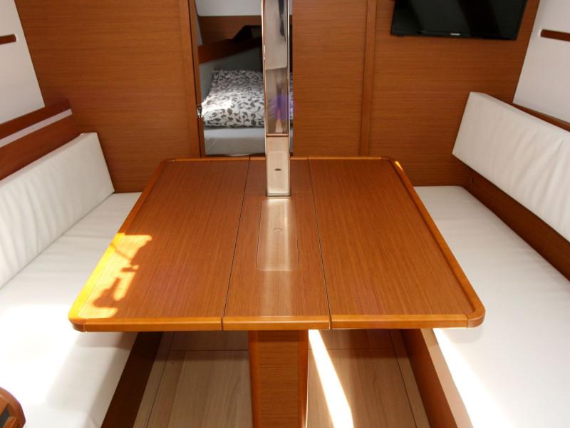 Book yachts online - sailboat - Sun Odyssey 349 - 2 Cab - Marie - rent