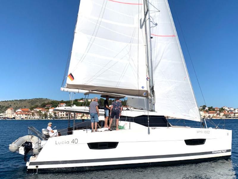 Book yachts online - catamaran - Lucia 40 - Leon - rent