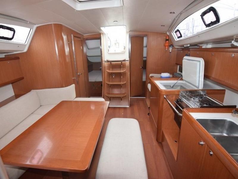 Book yachts online - sailboat - Oceanis 40 - ANASSA - rent