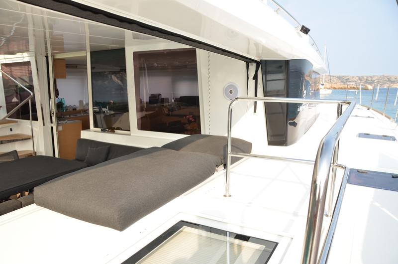 Book yachts online - catamaran - Lagoon 560 S2 - Taipan - rent