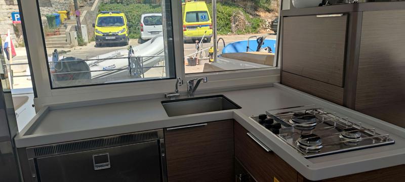 Book yachts online - catamaran - Lagoon 40 - Solentia - rent