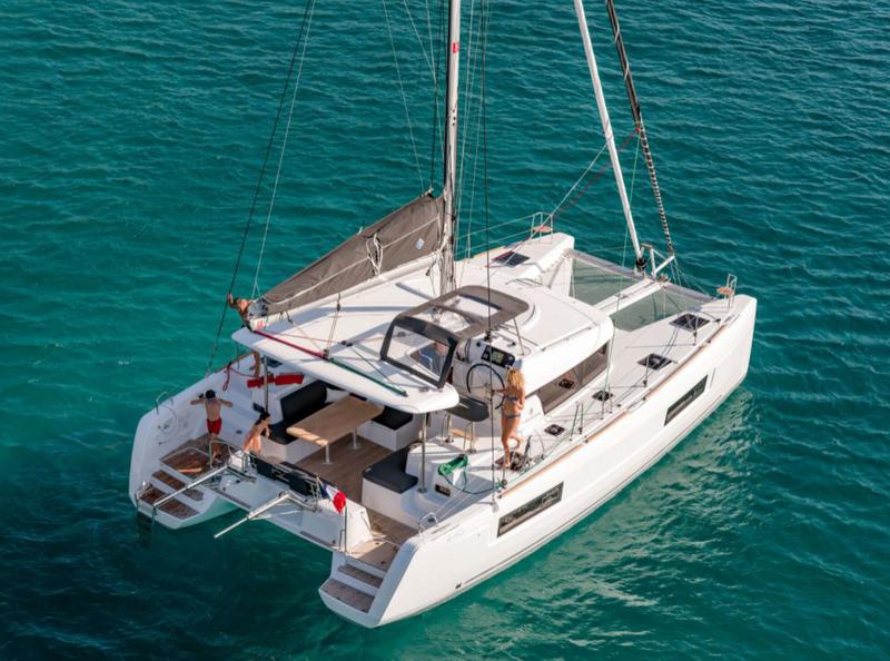 Book yachts online - catamaran - Lagoon 40 - Solentia - rent