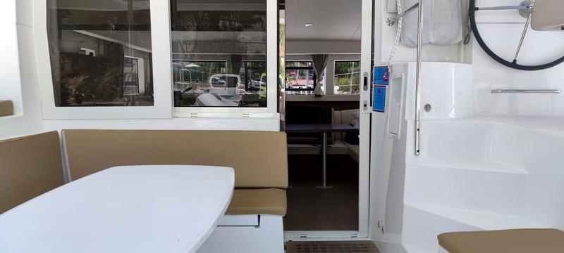 Book yachts online - catamaran - Lagoon 40 - Solentia - rent