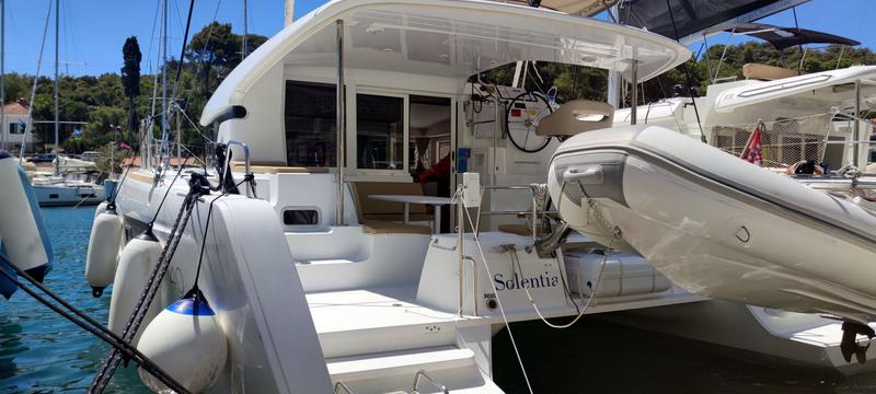 Book yachts online - catamaran - Lagoon 40 - Solentia - rent