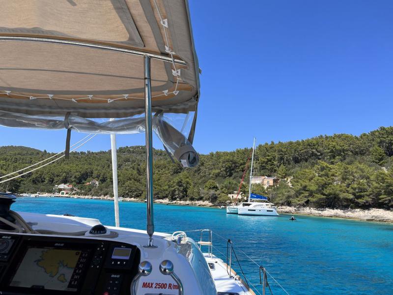 Book yachts online - catamaran - Lagoon 40 - Solentia - rent