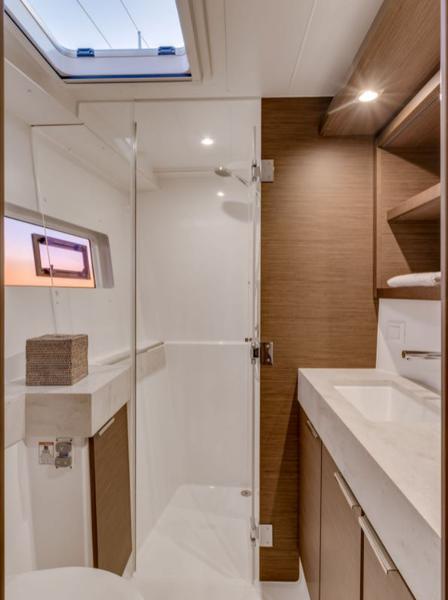 Book yachts online - catamaran - Lagoon 40 - Solentia - rent