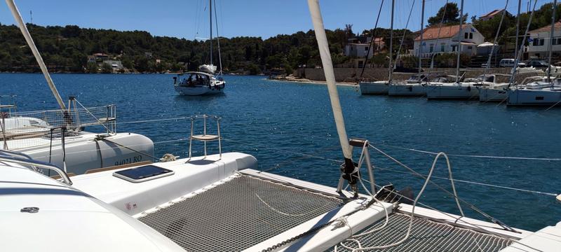 Book yachts online - catamaran - Lagoon 40 - Solentia - rent