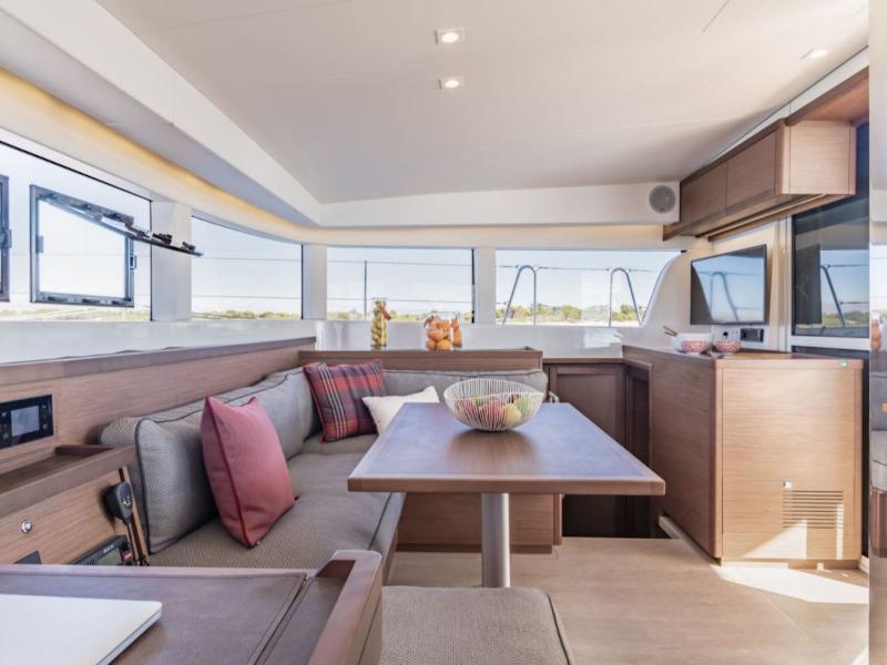Book yachts online - catamaran - Lagoon 40 - Solentia - rent