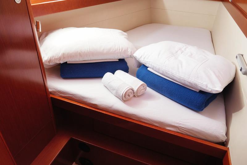 Book yachts online - sailboat - Oceanis 50 Family - GANGES - rent