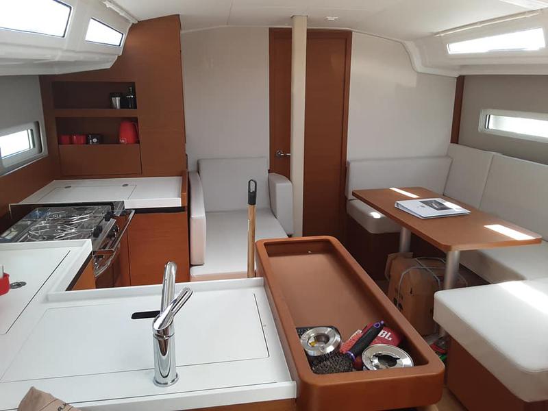 Book yachts online - sailboat - Sun Odyssey 410 - Circe - rent