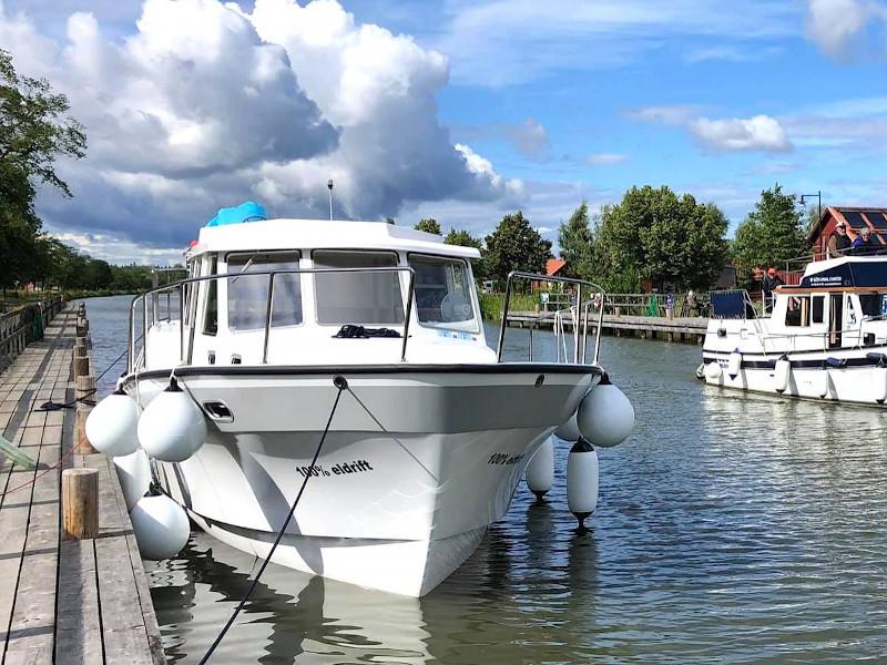 Book yachts online - motorboat - Naviga Nordica T 40 - Caspian af Vadstena - rent